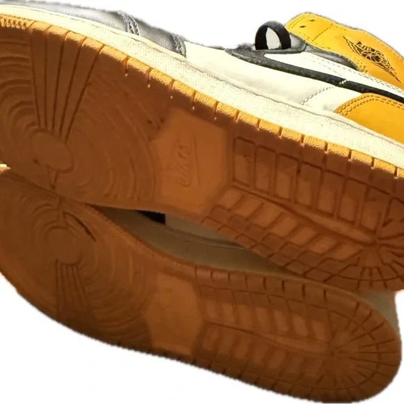 Black and Yellow Jordan Retro 1 High-Top Sneakers - Picture 5 of 5